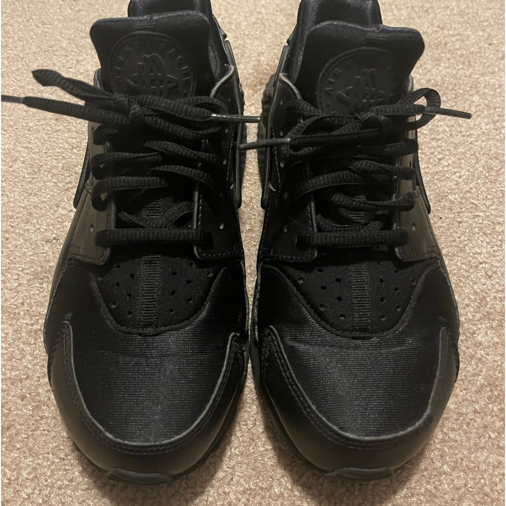 Black Nike huarache